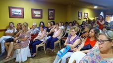 Mujeres participantes en el acto de clausura de los talleres celebrado en Andújar.