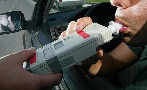 Multado tras una riña en un pub de Andújar y conducir con el cuádruple de alcohol permitido