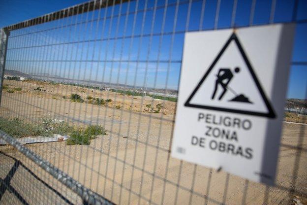 Descampado limítrofe a la instalación actual donde se levantará gran parte de las mejoras previstas en la segunda fase de la ciudad deportiva.