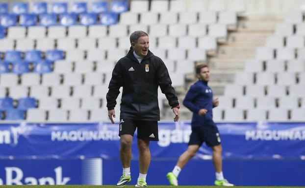 Anquela durante un entrenamiento del Real Oviedo./REAL OVIEDO