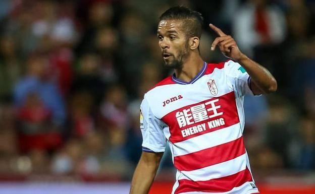 Carcela, tratado como un héroe en el estadio de un Standard de Lieja que no levanta cabeza