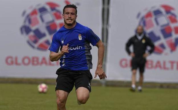 Christian Fernández durante un entrenamiento./EL COMERCIO / E. A.