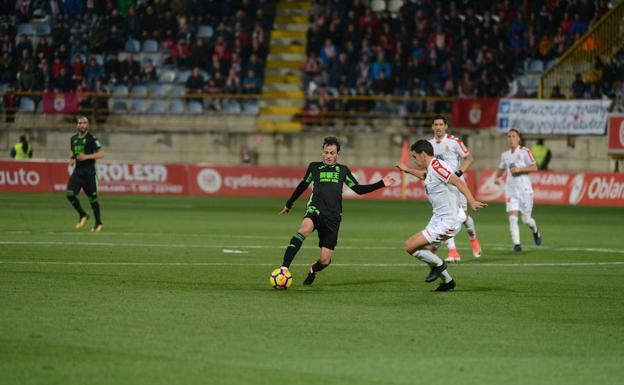 Un horario que evita la marea leonesa en Los Cármenes
