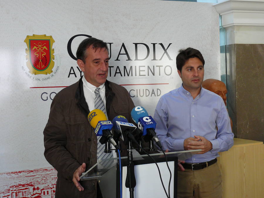 El Ayuntamiento destinará las ayudas para inversiones extra del superávit de Diputación a dos obras en Guadix y una en Bácor