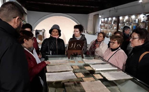 Las jornadas incluían una visita al Archivo Diocesano. /IDEAL GUADIX