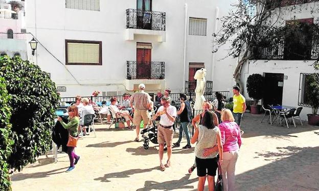 1.400 extranjeros a punto de ‘desaparecer’ del padrón de Mojácar