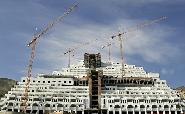 Imagen del hotel de El Algarrobico, en Carboneras./IDEAL