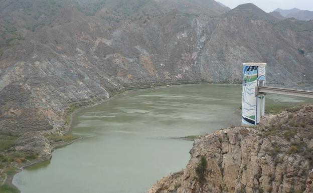 Vista general del embalse de Cuevas del Almanzora./IDEAL