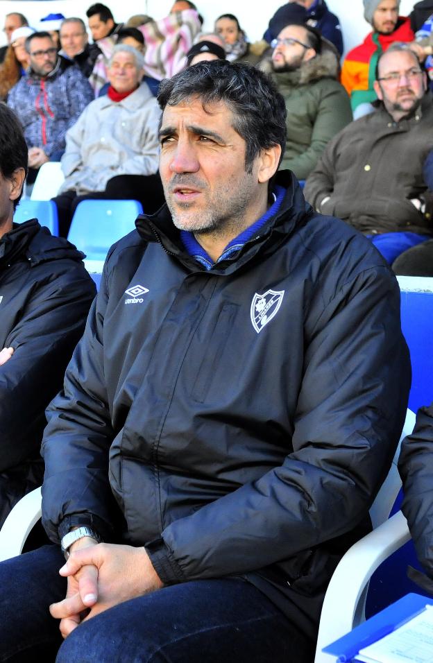 Jaime Molina se estrenó en Linarejos en diciembre y dirige su segundo partido./ENRIQUE