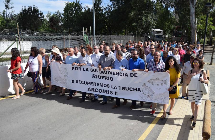 Tras la concentración, hubo una pequeña marcha por el pueblo.