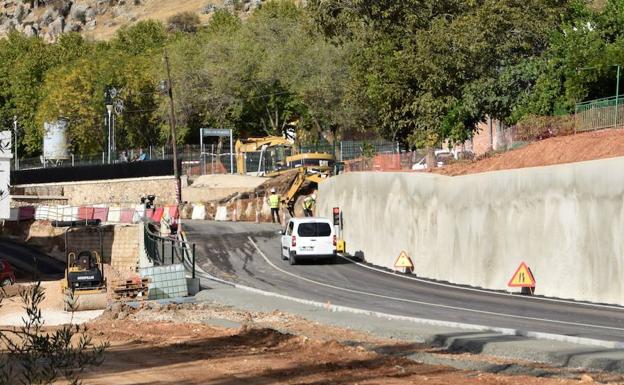 'Ave sí, pero no así' pide que la obra de Loja garantice los pasos vecinales de siempre