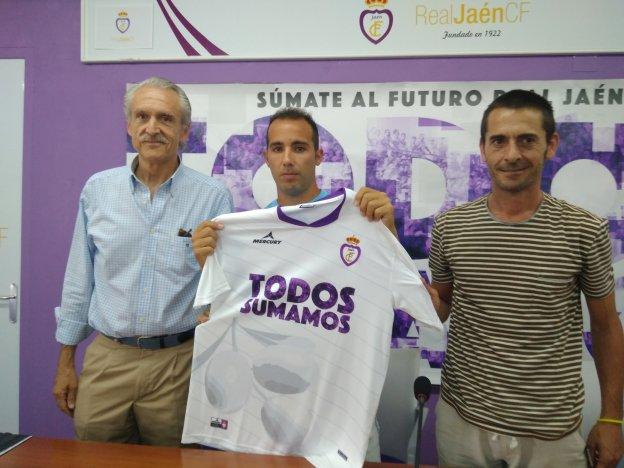 Manuel Quesada, Poblaciones y Salvador Márquez, en la sala de prensa del Real Jaén.