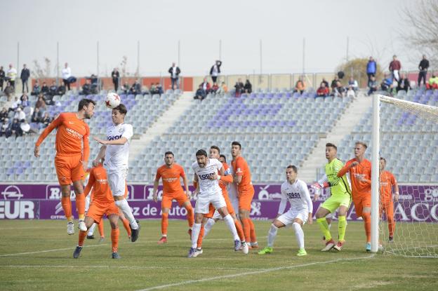 Partido del Real Jaén esta temporada en La Victoria./JUAN DE DIOS ORTIZ