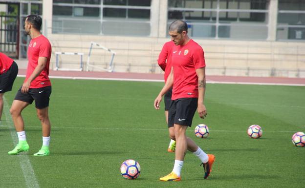Fran Vélez no sigue en el Almería