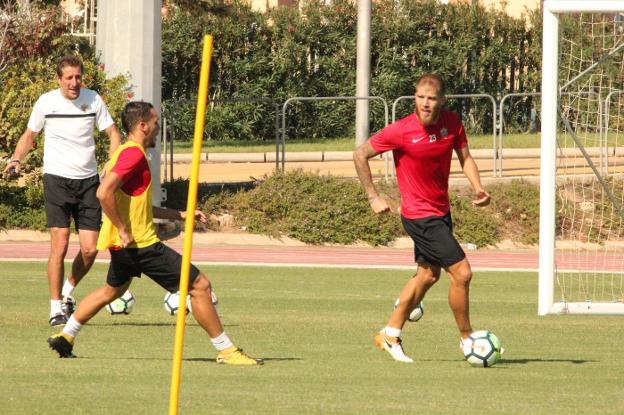 Luis Miguel Ramis mantiene la duda de si Tino Costa estará disponible para mañana./AGUILERA