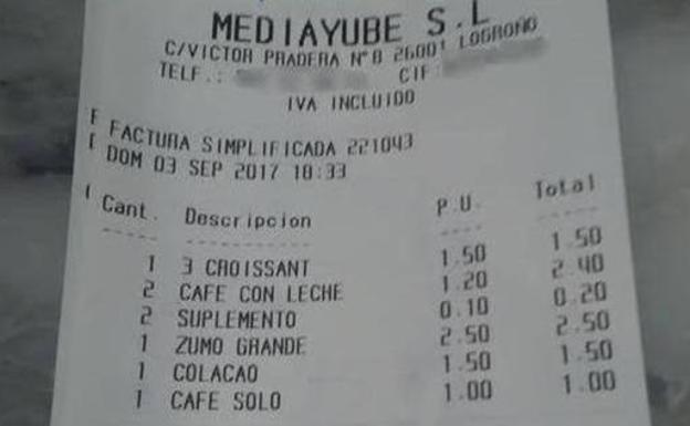 Una familia denuncia a un restaurante por el mensaje que encontraron en la cuenta