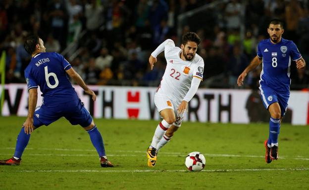 Isco, durante el partido ante Israel. /Afp