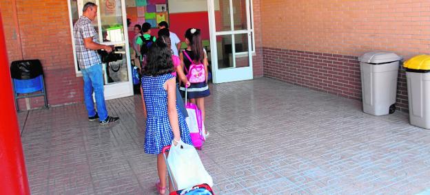 La iniciativa es pionera a nivel nacional e integrará a diferentes profesionales del ámbito educativo almeriense. /J. L. P.