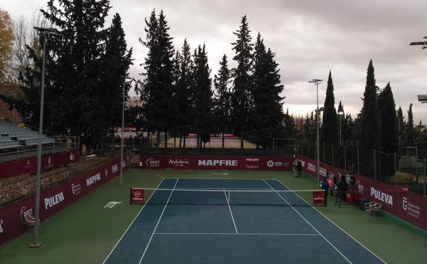 Los cuartos de final del campeonato nacional de tenis en Granada se retrasan y peligran