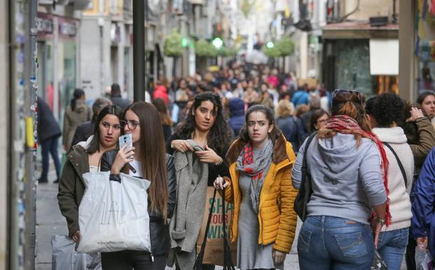 Los comercios de Granada podrán abrir el día 2 de enero pese a ser festivo: consulta los horarios
