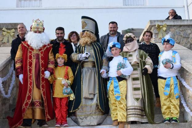 Sus Majestades pasean por Loja./CHAPA