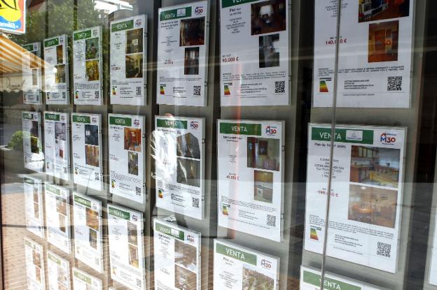 La leve mejoría en la construcción no se traslada aún a la vivienda como inversión financiera