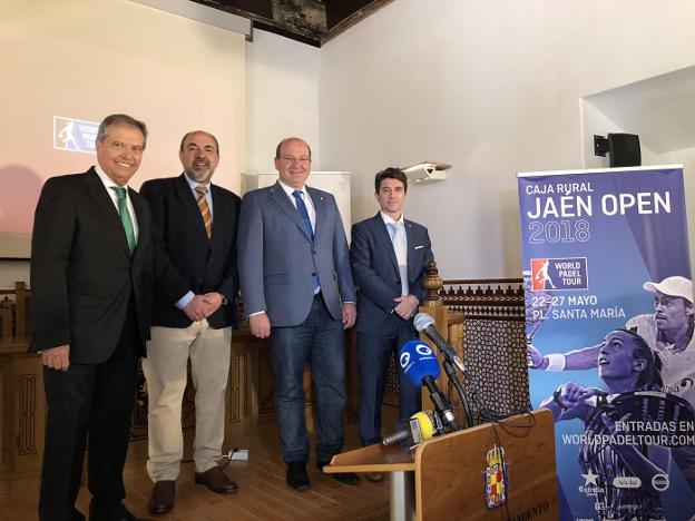 Acto de presentación, ayer, de la prueba del World Pádel Tour que tendrá lugar en mayo en la capital jienense./IDEAL