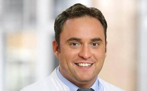 Un famoso médico mata a su amante al ponerse cocaína en el pene para practicar sexo oral