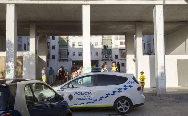 Imagen de archivo de una intervención de la Policía Local./G. MOLERO
