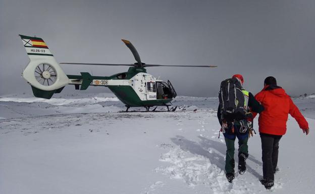 El senderista rescatado en la Sierra de Segura viaja ya a su casa de Peligros tras constatarse que no tiene lesiones