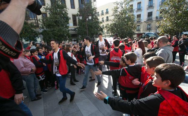 Celebración del ascenso del Covirán a LEB Oro en el Ayuntamiento de Granada./Alfredo Aguilar