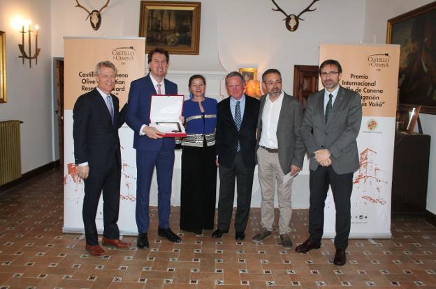 De izquierda a derecha, Dan Flynn, Javier Menéndez, Rosa Vañó, Francisco Vañó, Antonio Segura y Juan Gómez. /Lorena Cádiz