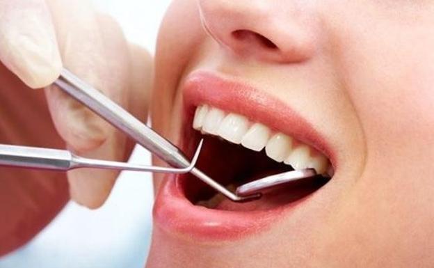 Incredulidad por el falso dentista que ponía empastes y puentes y solo tenía la EGB