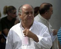 Inditex aumenta su beneficio un 26% en 2005, hasta los 803 millones de euros/