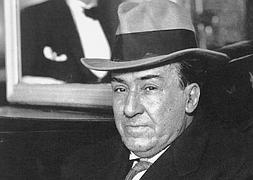 Antonio Machado, en el Café Gijón./ Archivo/