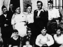 Vigilantes y prisioneros en Las Colonias de Víznar, antesala de la muerte de Lorca./