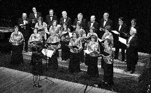 Las corales llenaron el teatro con sus voces. /ENRIQUE/
