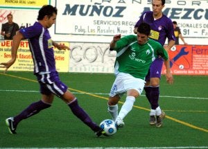 El cuadro blanco se enfrentó en la noche de ayer al Atlético Mancha Real. / IDEAL/