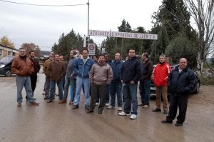 Los trabajadores de Azucareras concentrados a las puertas de la factoría. ::
ENRIQUE/