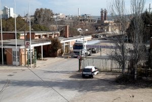 Azucareras ha iniciado el desmantelamiento de su taller de envasado de azúcar. :: ENRIQUE/