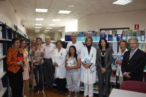 Miembros del club de la lectura hospitalario. ::
IDEAL/