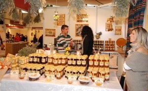 En la feria se ofrecieron muchos de los ricos productos artesanales del Valle de Lecrín, Temple y Costa. ::
RAFAEL VÍLCHEZ/