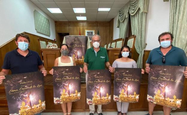 Dalías se reencuentra con su Cristo en unas fiestas sin toros de fuego ni carrozas