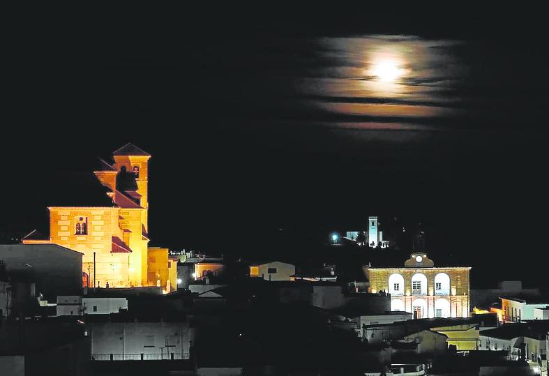 Vista nocturna de Laujar de Andarax, enclavado en la Alpujarra de Almería. 