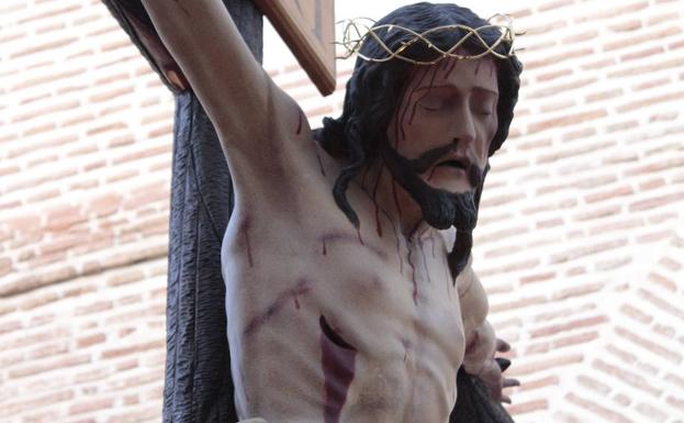 El cristo crucificado más antiguo de la provincia será condecorado con la máxima distinción de Adra