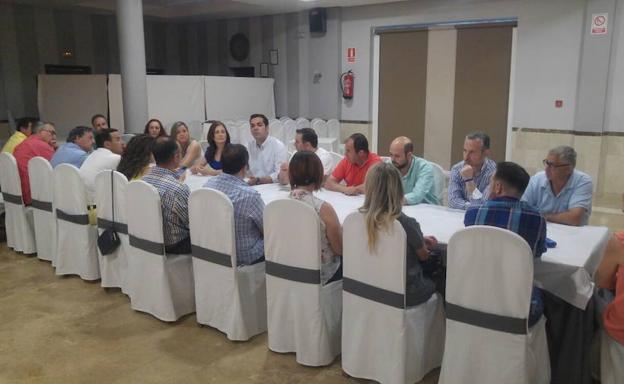 Imagen de la reunión comarcal del PP en Quesada./Ideal