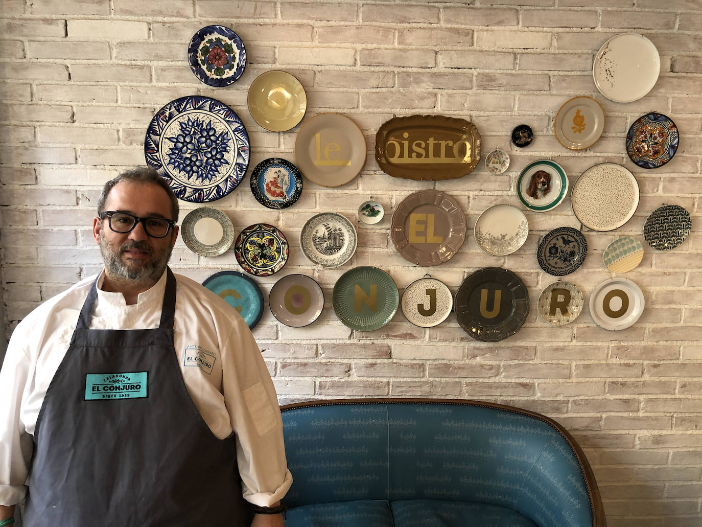 Antonio Lorenzo, cocinero de El Conjuro, cuya apertura en Granada es una de las mejores noticias del año.
