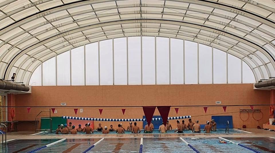 Los más de 2.500 escolares de La Zubia mejorarán su técnica de nado en la piscina municipal