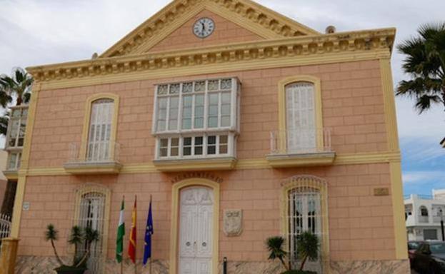Citan como investigado al primer teniente de alcalde de Carboneras tras una denuncia por presuntas amenazas