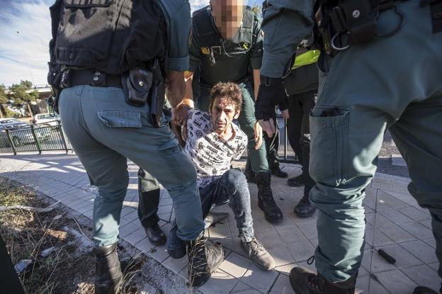 El 'Kiki' tras ser detenido el lunes por los agentes de la Guardia Civil./PEPE MARÃN